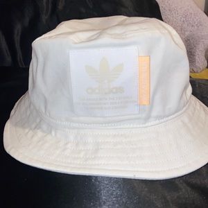 Adidas bucket hat
